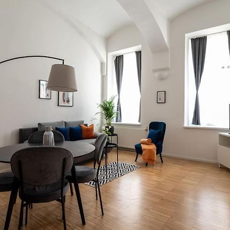 Pristine 1Br Steps From City By Hm ウィーン エクステリア 写真