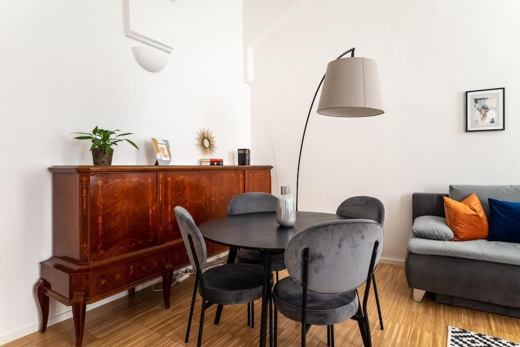 Pristine 1Br Steps From City By Hm ウィーン エクステリア 写真