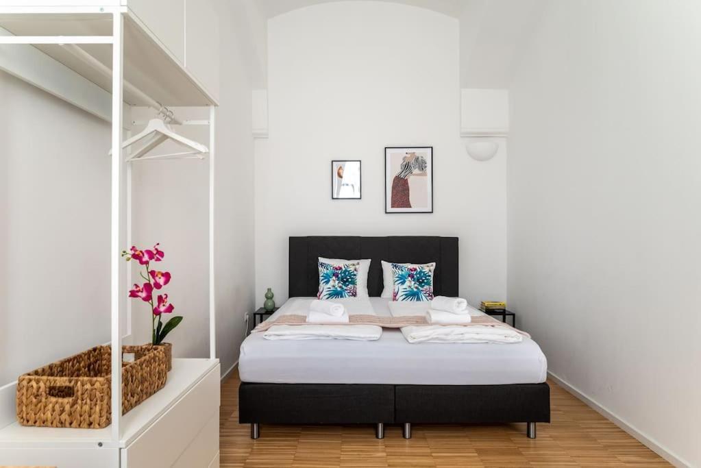 Pristine 1Br Steps From City By Hm ウィーン エクステリア 写真
