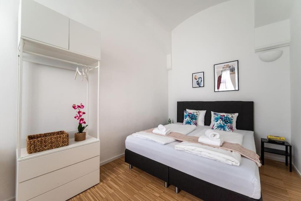 Pristine 1Br Steps From City By Hm ウィーン エクステリア 写真