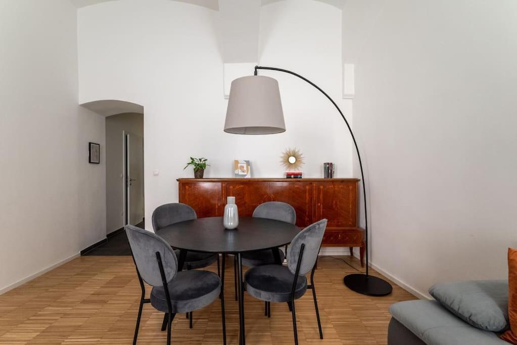 Pristine 1Br Steps From City By Hm ウィーン エクステリア 写真